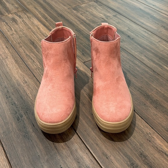 Size 1 Kid sneaker boot - Picture 2 of 3